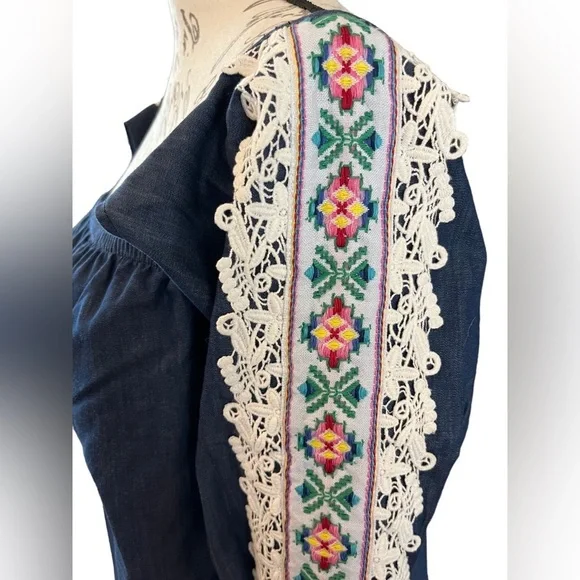 NWOT VaVa by Joy Han Blue Chambray Off Shoulder Embroidered Sleeve Blouse Large - Picture 8 of 16